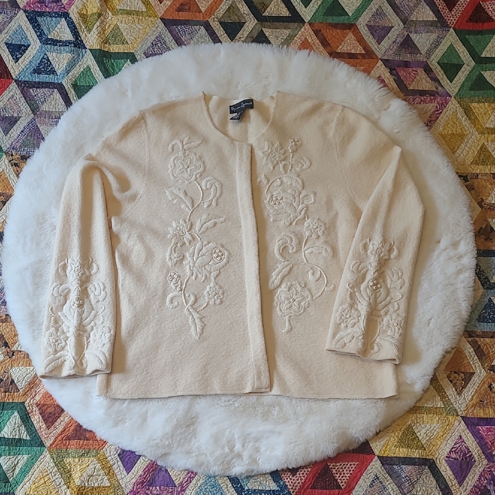 Mercer & Madison Cream Floral Embroidered Button Down 100% Wool Cardigan XL